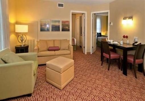 фото отеля TownePlace Suites Pensacola