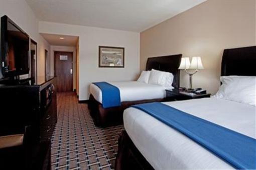 фото отеля Holiday Inn Express Hotel & Suites Hope Mills