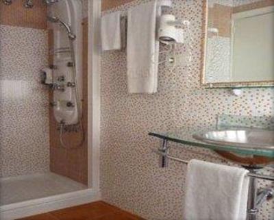 фото отеля Hostal Los Escudos