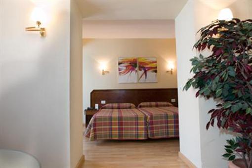 фото отеля Hotel Unzaga Plaza