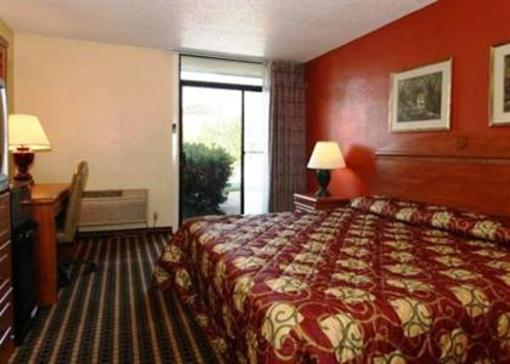 фото отеля Econo Lodge Inn & Suites Chattanooga East Ridge