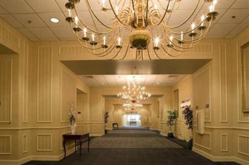 фото отеля Crowne Plaza Southbury