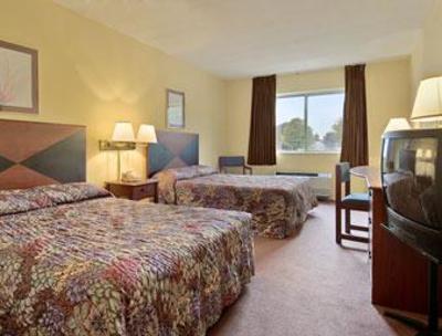 фото отеля Days Inn Milan Cedar Point South