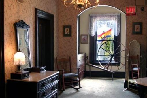 фото отеля The Carriage House Inn