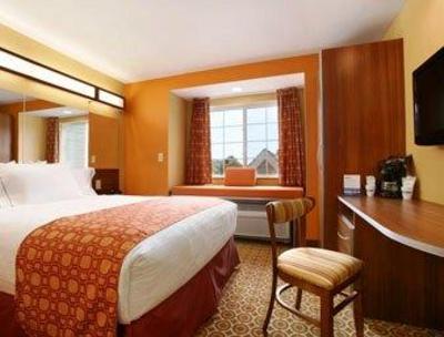 фото отеля Microtel Inn & Suites Notre Dame University South Bend