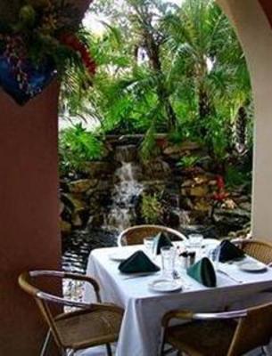 фото отеля Tahitian Inn Hotel Cafe & Spa
