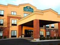 La Quinta Inn & Suites Airport Plaza