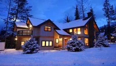 фото отеля Canadian Mountain Lodging at Kicking Horse Mountain Resort