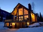 фото отеля Canadian Mountain Lodging at Kicking Horse Mountain Resort