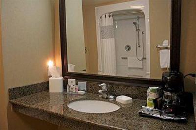 фото отеля Hampton Inn by Hilton North Bay