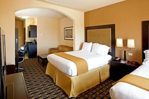 фото отеля Holiday Inn Express Hotel & Suites Beeville