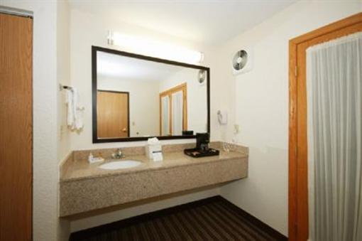 фото отеля Best Western Plus Newark Christiana Inn