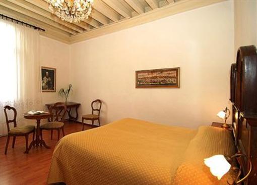 фото отеля Locanda Leon Bianco