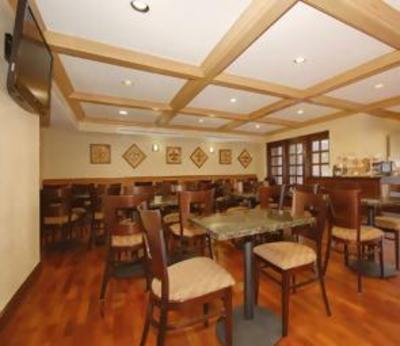 фото отеля Castle Inn and Suites