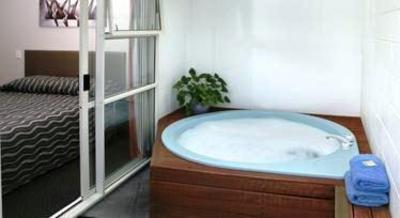 фото отеля BEST WESTERN Capri Court Motor Inn