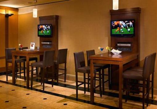 фото отеля Chicago Marriott Suites Downers Grove