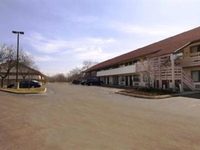 Red Roof Inn Oak Creek