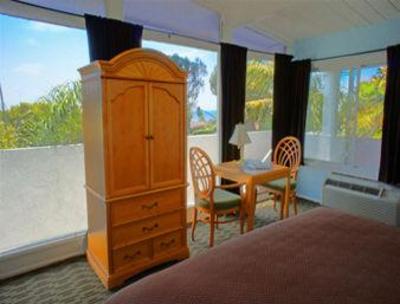 фото отеля Travelodge Laguna Beach