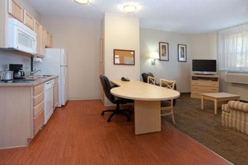 фото отеля Candlewood Suites Meridian Business Center