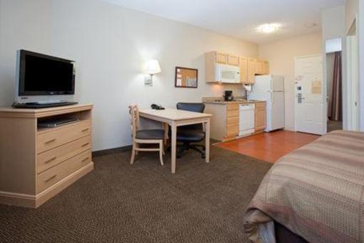 фото отеля Candlewood Suites Meridian Business Center