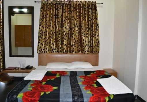 фото отеля Hotel Shradha Saburi Palace
