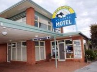 Pelican at Lakes Motel