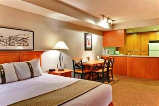 фото отеля Holiday Inn Whistler Village Center