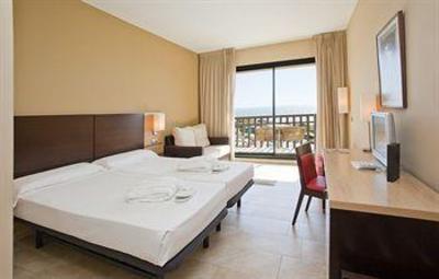 фото отеля Confortel Calas de Conil