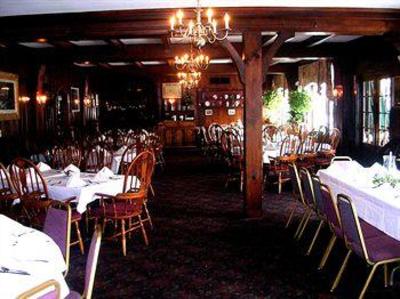 фото отеля Lamies Inn and The Old Salt Tavern
