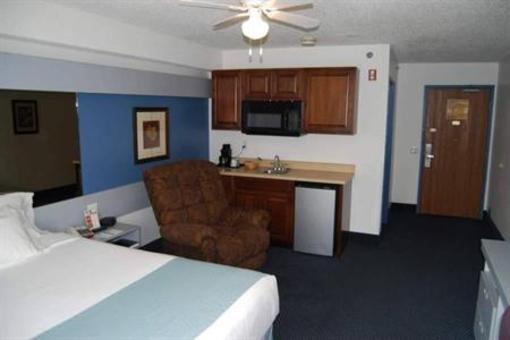 фото отеля Mt. Pleasant Inn & Suites