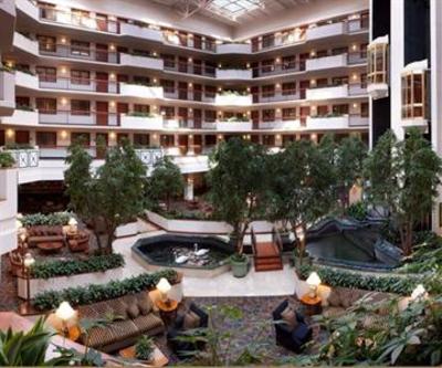 фото отеля Embassy Suites Hotel Austin / Arboretum