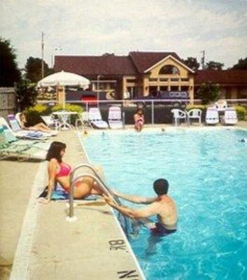 фото отеля Four Seasons Motel Mount Vernon (Indiana)