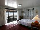 фото отеля Stilts Calatagan Beach Resort