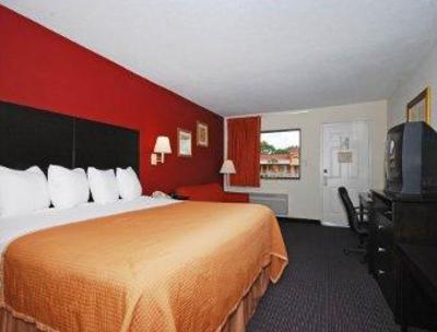 фото отеля Howard Johnson Express Inn & Suites - South Tampa / Airport