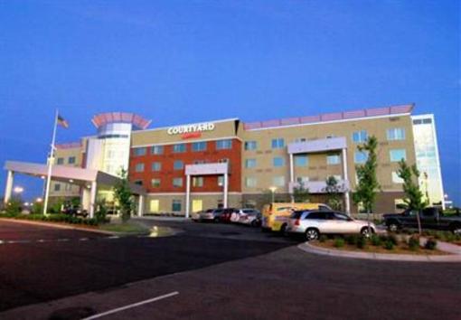 фото отеля Courtyard by Marriott Minneapolis Maple Grove/Arbor Lakes