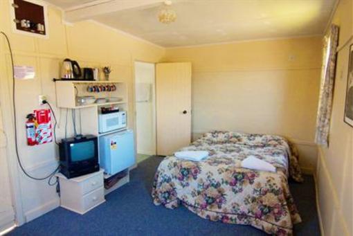 фото отеля Aspiring Campervan & Holiday Park
