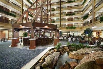 фото отеля Embassy Suites Denver-International Airport