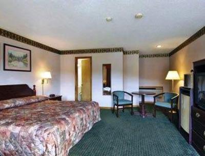 фото отеля Howard Johnson Express Inn Lenox