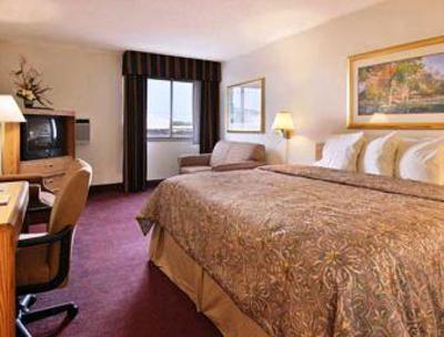 фото отеля Ramada Inn Fairview Heights