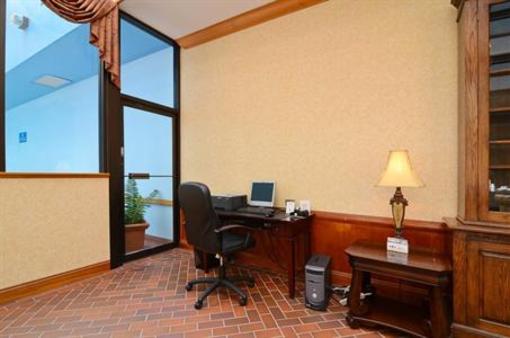 фото отеля BEST WESTERN Lakefront Hotel
