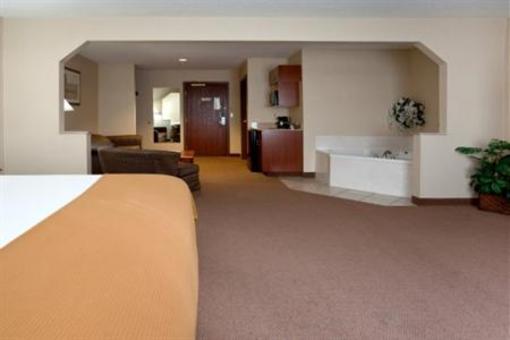 фото отеля Holiday Inn Express Hotel & Suites Hill City