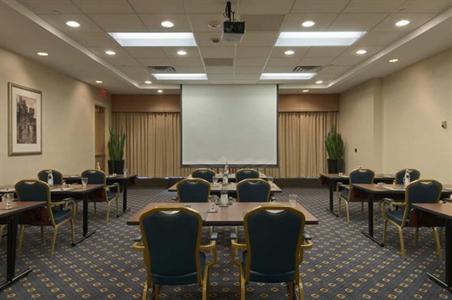 фото отеля Hilton Newark Penn Station