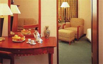 фото отеля East Hotel Dalian