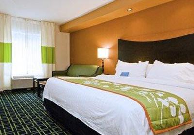 фото отеля Fairfield Inn & Suites by Marriott Hartford Airport