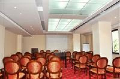 фото отеля Victoria Hotel Pitesti