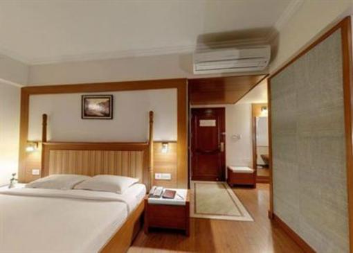 фото отеля Parijatha Gateway Hotel