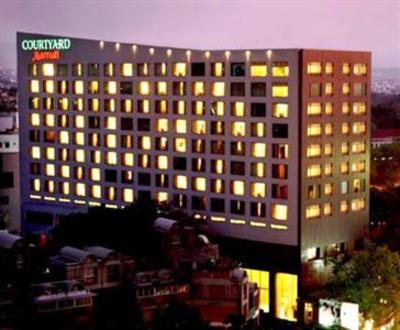 фото отеля Courtyard Pune City Centre