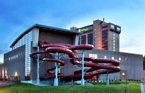 фото отеля Holiday Inn Kansas City SE Waterpark