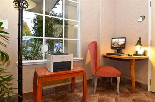 фото отеля BEST WESTERN PLUS Capitola By-the-Sea Inn & Suites