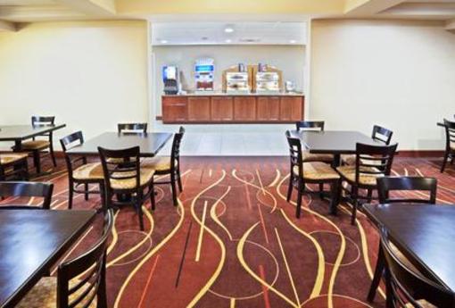 фото отеля Holiday Inn Express Hotel & Suites Sumner